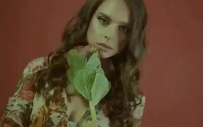 Скачать клип