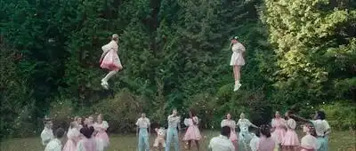 скачать клип Melanie Martinez - Class Fight