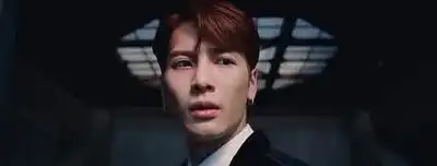 скачать клип Joji and Jackson Wang - Walking