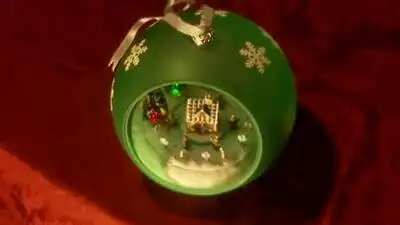 скачать клип Earth, Wind and Fire - December