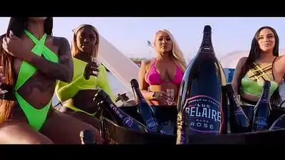 скачать клип Rick Ross - Nobody is Favorite