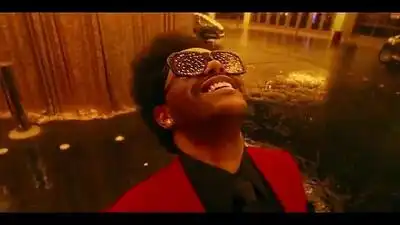 скачать клип The Weeknd - Heartless