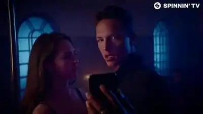 скачать клип New World Sound - Outta My Head