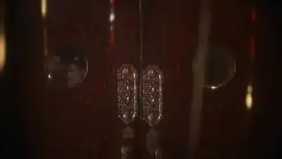 скачать клип Madison Beer - Selfish