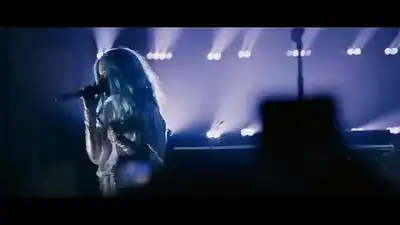 скачать клип Halsey - Strangers