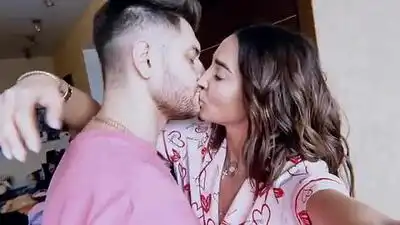 скачать клип Ольга Бузова - Давай останемся дома