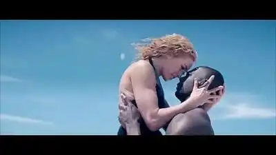 скачать клип KAROL G, Simone and Simaria - La Vida Continuo