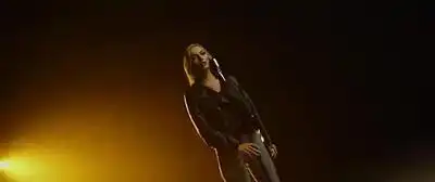 скачать клип Mary Gu - Пьяный романтик