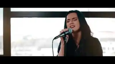 скачать клип Инна Вальтер - Дымом лечилась