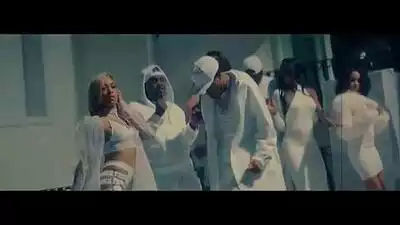 скачать клип Lil Baby - Low Down