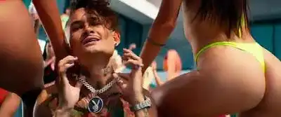 Скачать клип