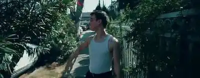 скачать клип Joji - Tick Tock