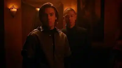 скачать клип TMG - Sofia