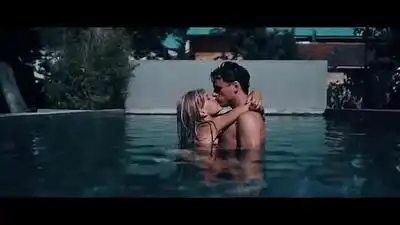 Скачать клип