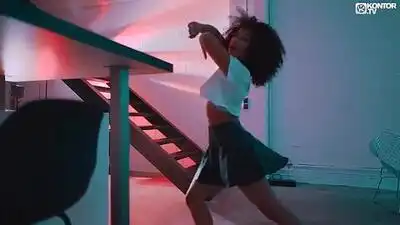 Скачать клип