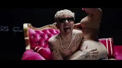 Скачать клип