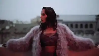 скачать клип Настя Каменских - VIBE