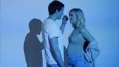 скачать клип Юлианна Караулова - Так сильно