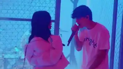 скачать клип Nessa Barrett - la di die