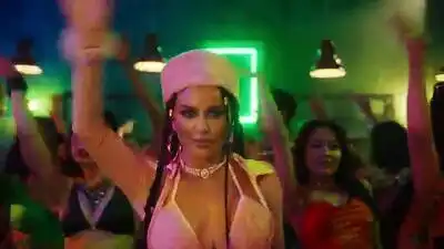 Скачать клип