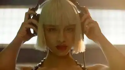 Скачать клип