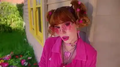 скачать клип Psycho - Mia Rodriguez