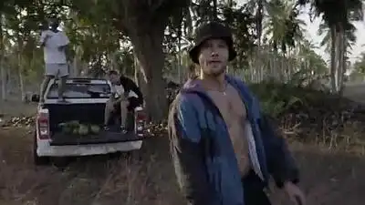 скачать клип Макс Корж - Не твой