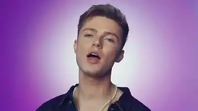 скачать клип HRVY - Runaway With It