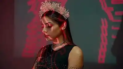 скачать клип Celina Sharma and Harris J - 24-7