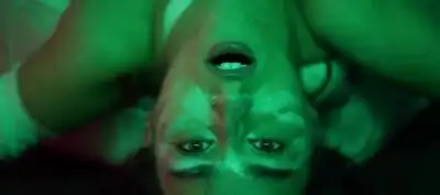 скачать клип Holy Molly - Bang Bang