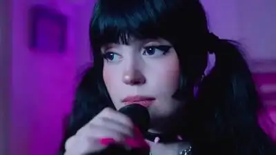 скачать клип Mia Rodriguez - Psycho