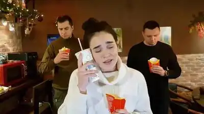 скачать клип Ленинград - Свободная касса