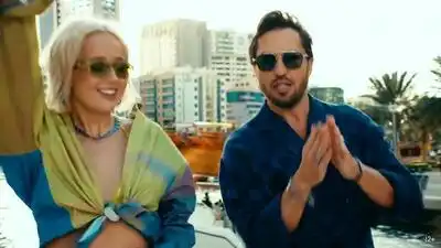 скачать клип Артур Пирожков and Клава Кока - Хочешь