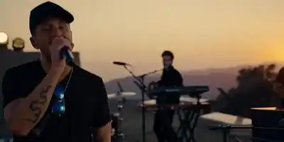 скачать клип OneRepublic - Run