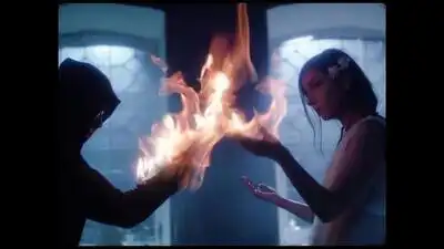 скачать клип Carlas Dreams ft. EMAA - N-aud