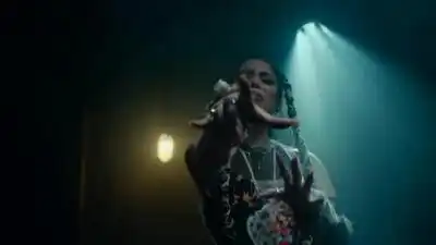 Скачать клип