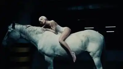 скачать клип DOROFEEVA - raznotsvetnaya