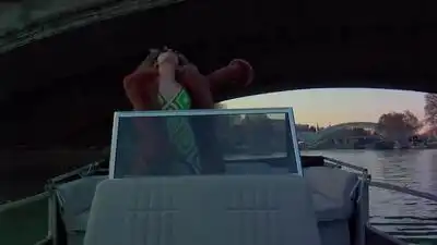 скачать клип ANIKV - Огни