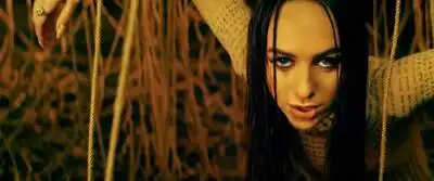 скачать клип Мари Краймбрери - Глупая