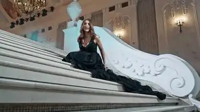 скачать клип MUJEVA - Между нами ничего нет