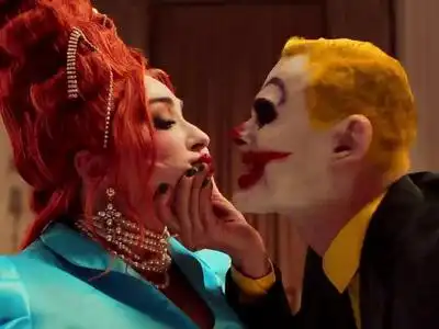 скачать клип Лолита - Грустная танцую