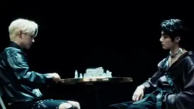 скачать клип Stray Kids  - UNVEIL