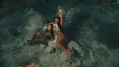 скачать клип Megan Thee Stallion and Dua Lipa - Sweetest Pie