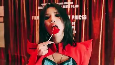 Скачать клип