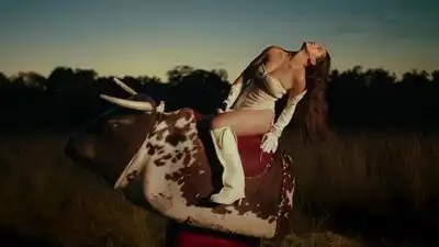 скачать клип ROSALIA - HENTAI