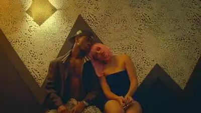 скачать клип ROSALIA - CANDY