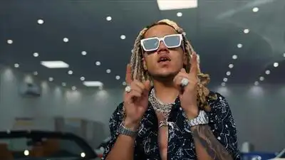 Скачать клип