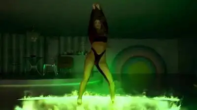 скачать клип Shakira, Rauw Alejandro - Te Felicito