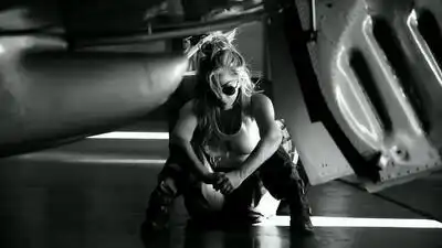 скачать клип Lady Gaga - Hold My Hand - OST Maverick