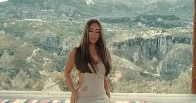 скачать клип Elgit Doda ft. Xhensila - A e din